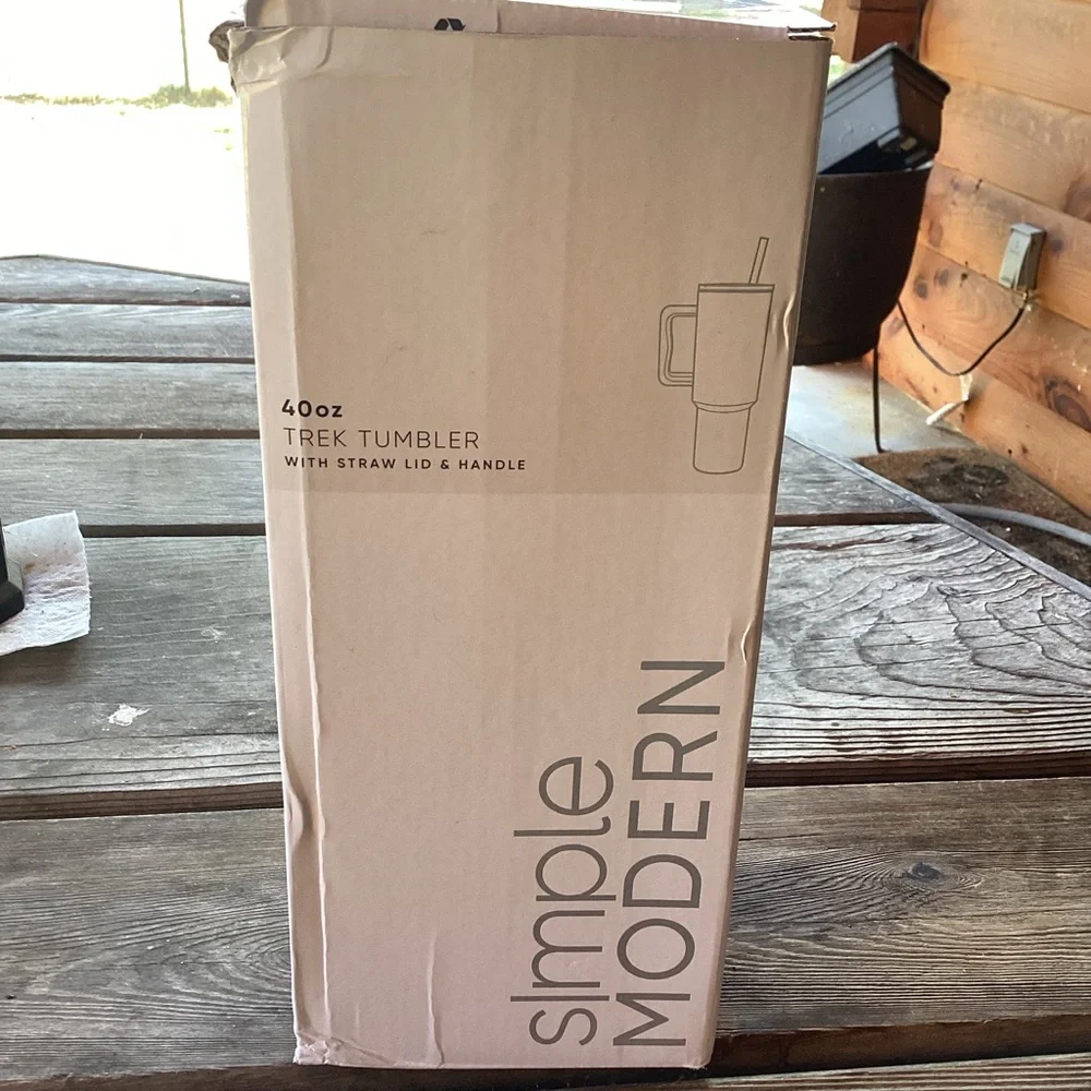 Simple Modern Trek Tumbler 40oz with 2 straws